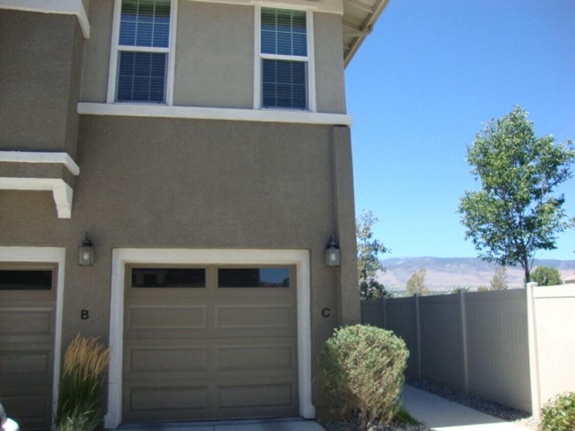 <b>Two Bedroom Condo in South Reno<br><br> - Two Bedroom Condo in South Reno