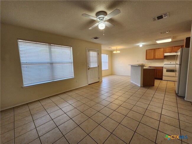 Building Photo - 3014 Green Mountain Dr