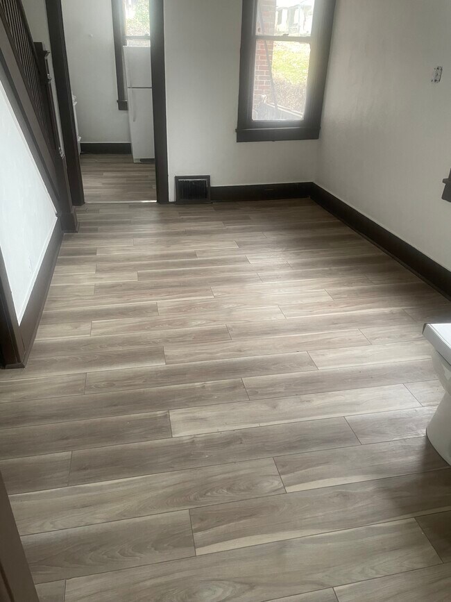 Foto del edificio - 1400 McClure St