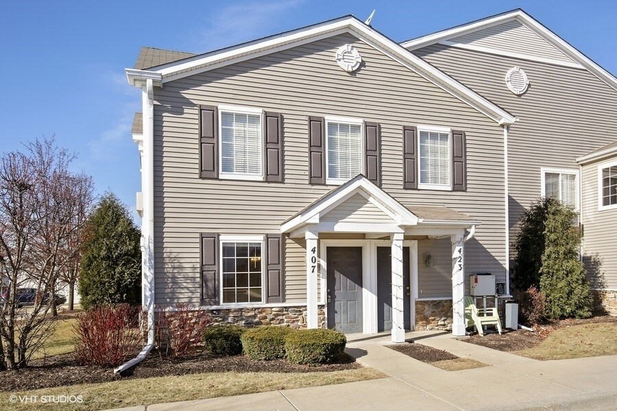 219 Silverstone Dr Unit 1, Carpentersville, IL 60110 Condo for Rent in Carpentersville, IL