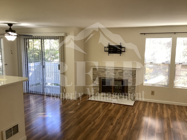 Building Photo - EAST BREMERTON  CONDO - 2BED 2BATH