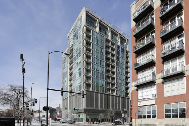 Primary Photo - Platinum Tower