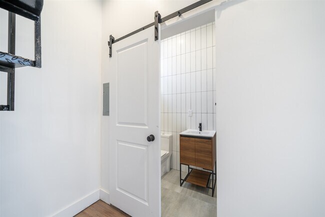 Foto del edificio - 70 Lafayette St