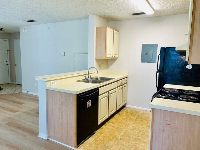 Foto del edificio - 2585 Grassy Point Dr