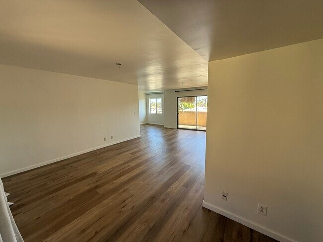 Foto del edificio - 600 W Stocker St