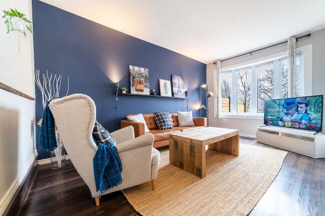 Building Photo - 2480 Cavendish Dr