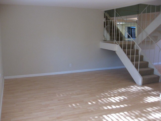 Building Photo - 109 Scotia Ln