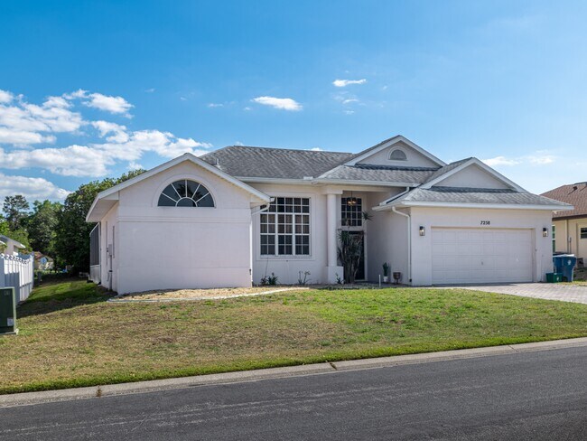 Building Photo - 7258 Aloe Dr