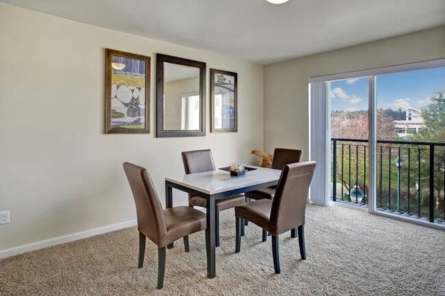 Foto del edificio - z-120125-Trax at DuPont Station Apartments