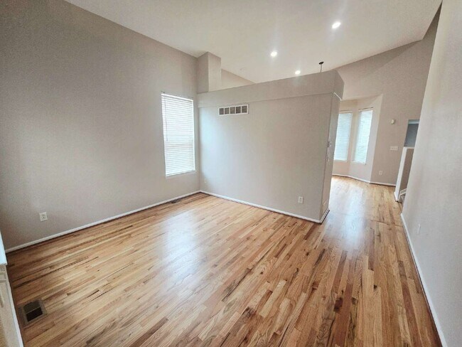 Foto del edificio - 10707 Cherrington St