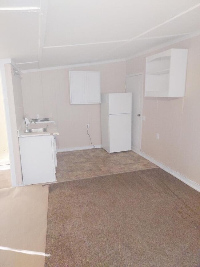 Building Photo - 2826 Friendly Ln