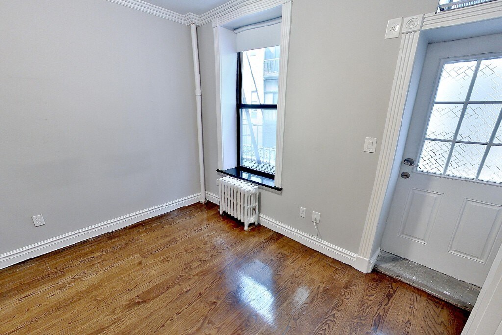 Foto del edificio - 210 East 25th St (3rd Ave), #2RW