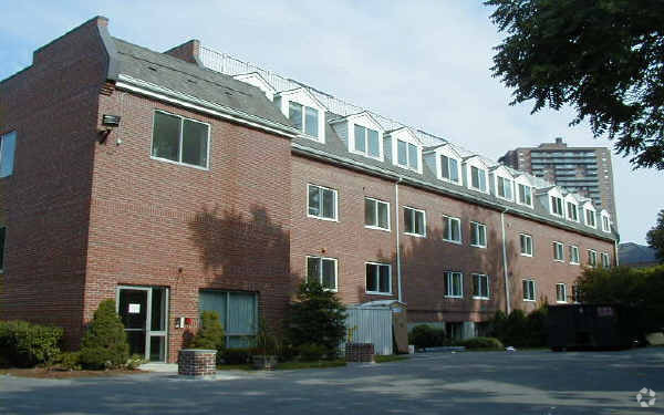 Building Photo - Mansion House