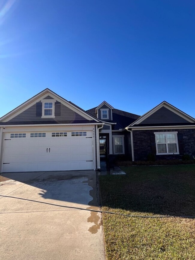 Foto del edificio - 4062 McKenzie Ln