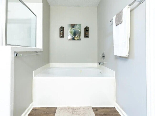 Foto del edificio - 2005 Village Park Dr