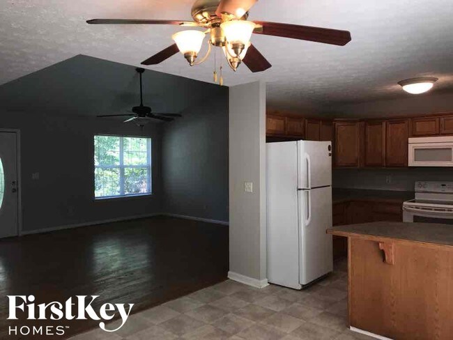 Building Photo - 5036 Balus Dr
