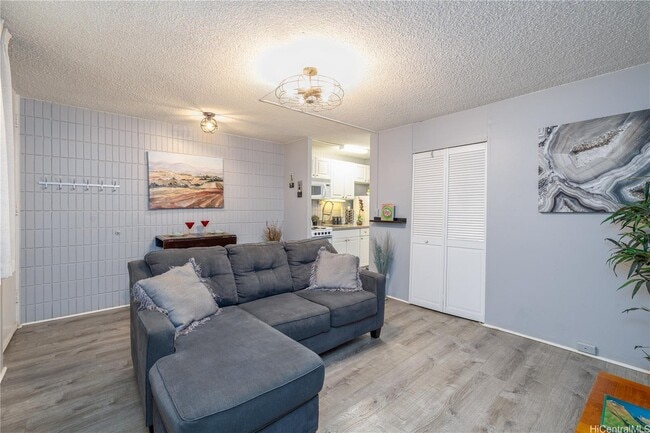 Building Photo - The Kalakauan