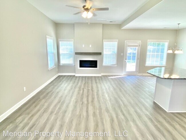 Building Photo - 4 br, 2.5 bath House - 5528 Tucker Landing