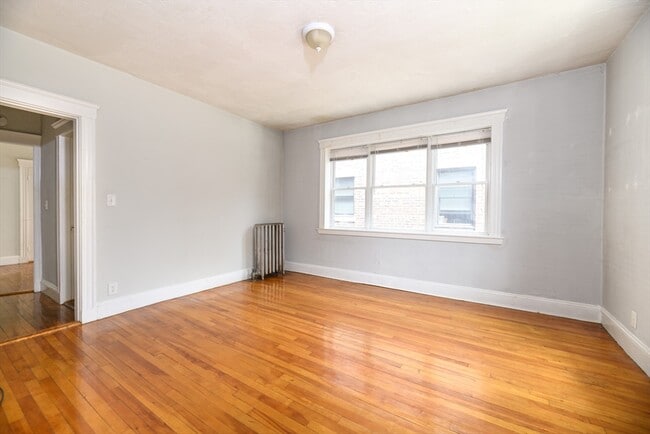 Building Photo - 473 Broadway