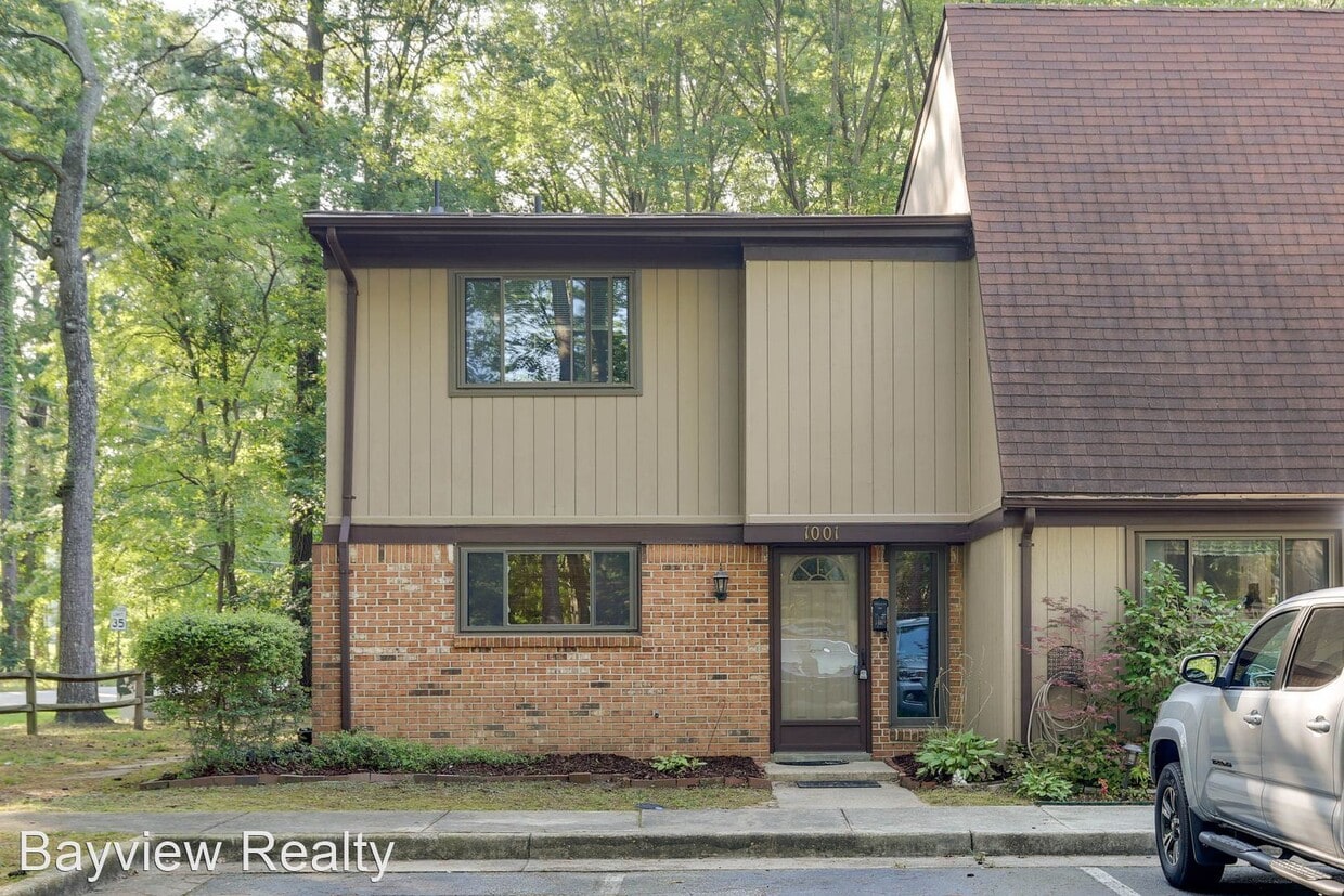Primary Photo - 3 br, 2.5 bath House - 1001 Willow Green