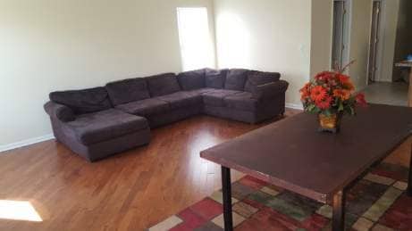LR - 940 W 32nd Pl