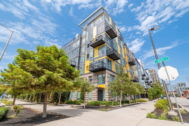 Building Photo - 1989 Main