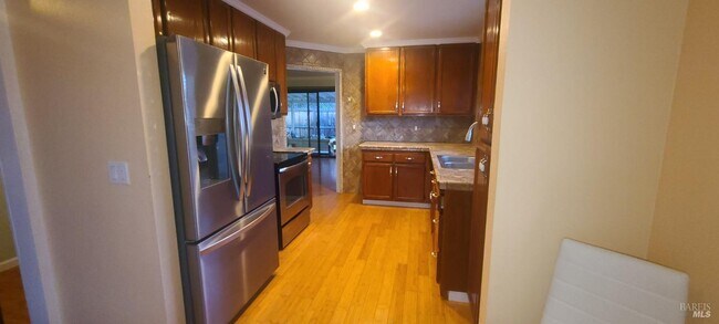 Building Photo - 390 Alden Ct