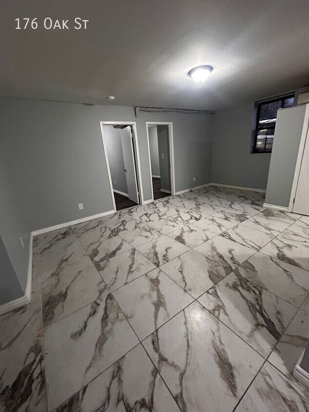 Photo - 176 Oak St-