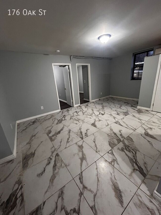 Photo - 176 Oak St Apartment