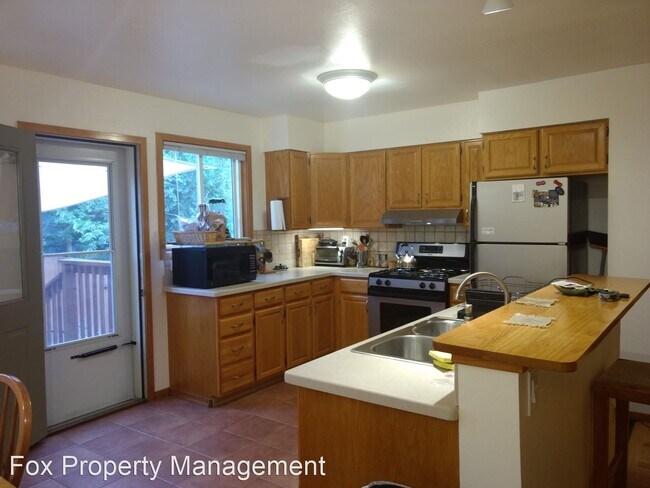 Building Photo - 3 br, 2 bath House - 3040 Folsom Street