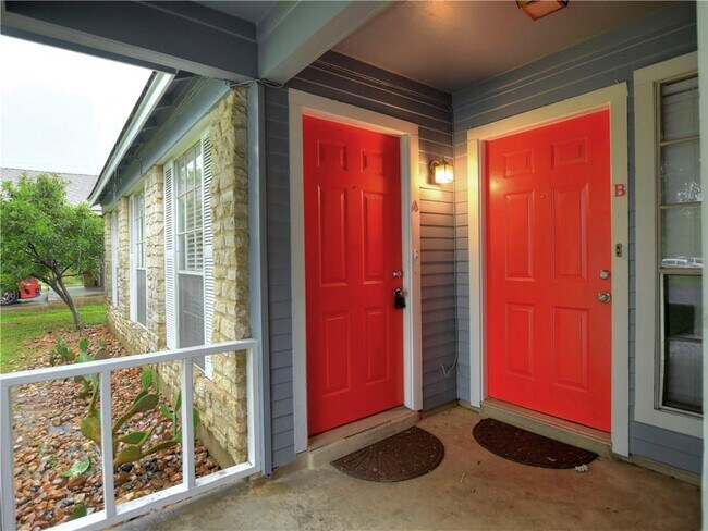 Foto del edificio - 7707 Croftwood Dr