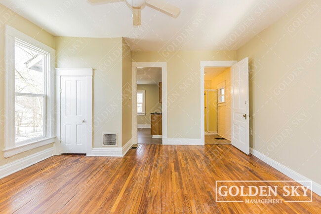 Foto del edificio - 900 1/2 West Main Street - NA