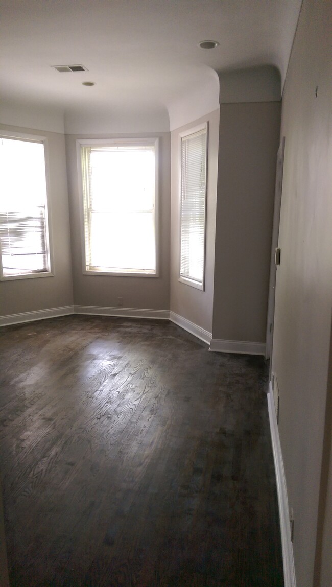 Building Photo - 4849 N Seeley Ave