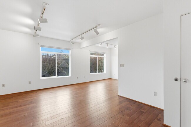 Foto del edificio - 2275 NW Kearney St