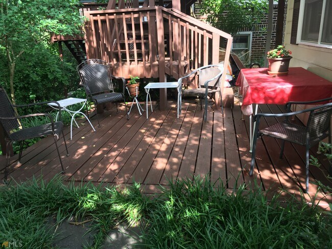 Foto del edificio - 2111 Fairhaven Cir NE