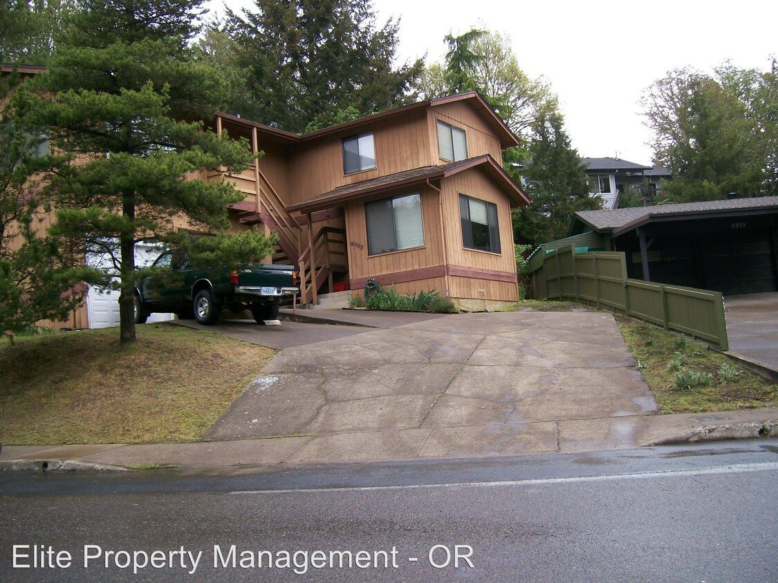 Primary Photo - 2955 NW Glenridge Dr