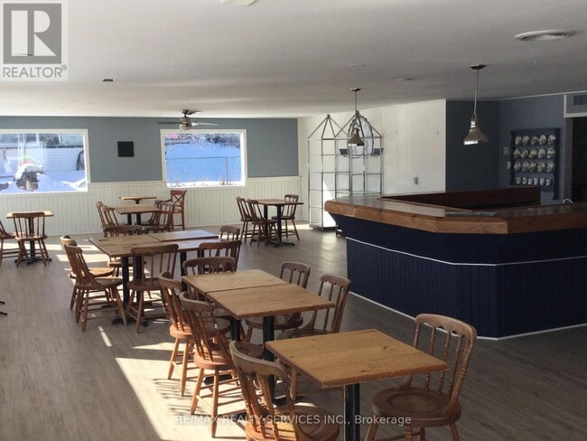 Photo du bâtiment - 1919 Lakehurst Rd