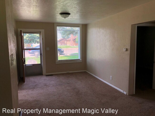 Building Photo - 2 br, 1 bath House - 409 7th Ave W
