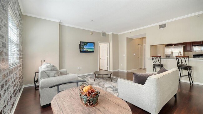 Building Photo - 1064 N Tamiami Trl