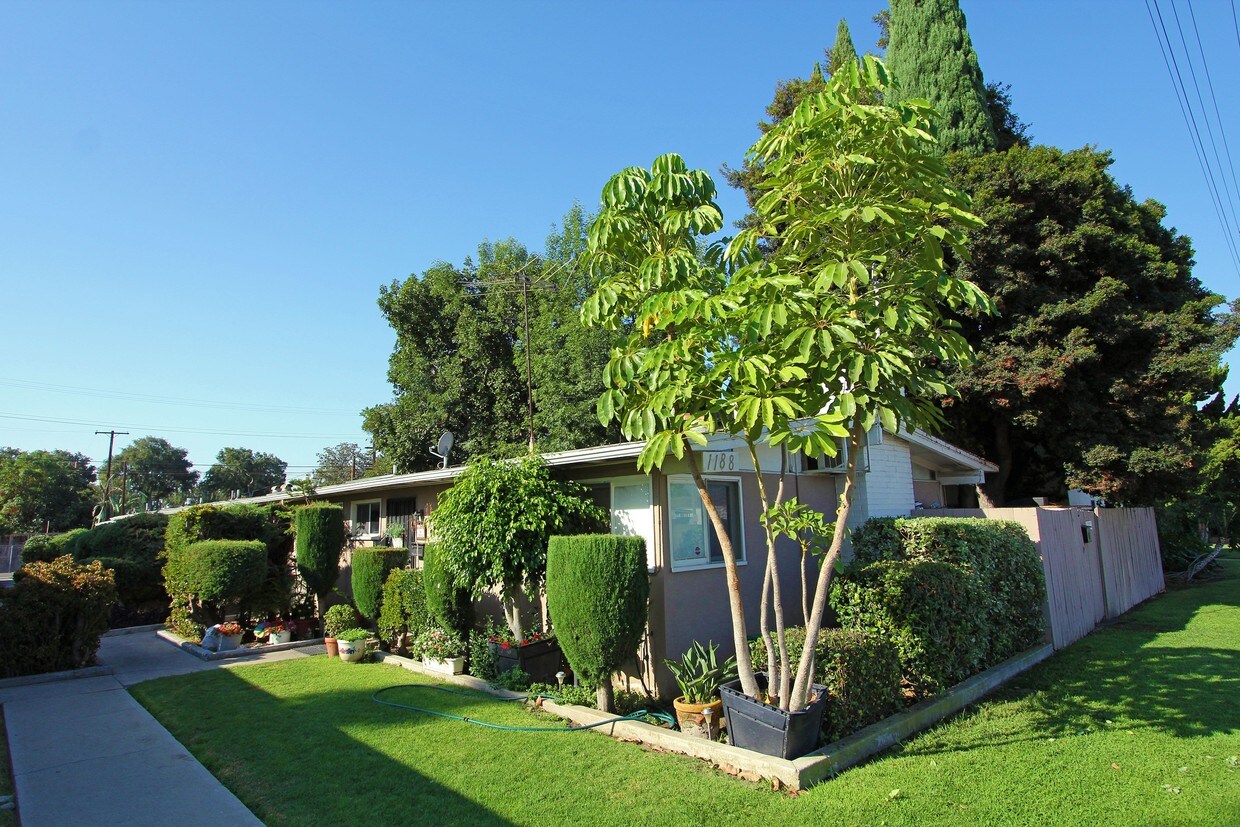 Primary Photo - 1188 W Valencia Dr