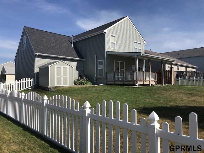 Foto del edificio - 2102 Quartz Dr