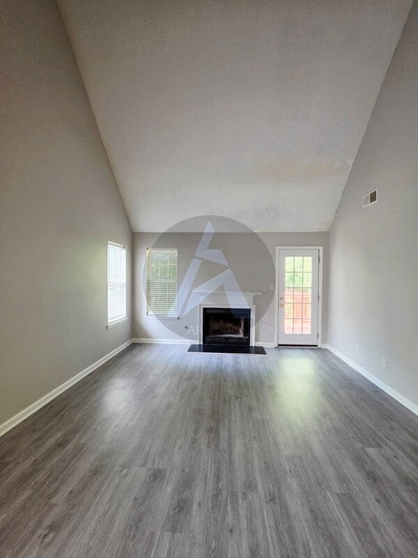 Building Photo - 1423 Shiloh Way NW