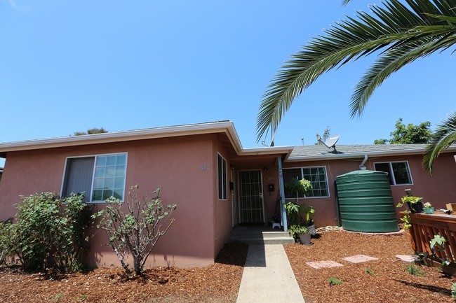 Foto del edificio - San Diego Duplex