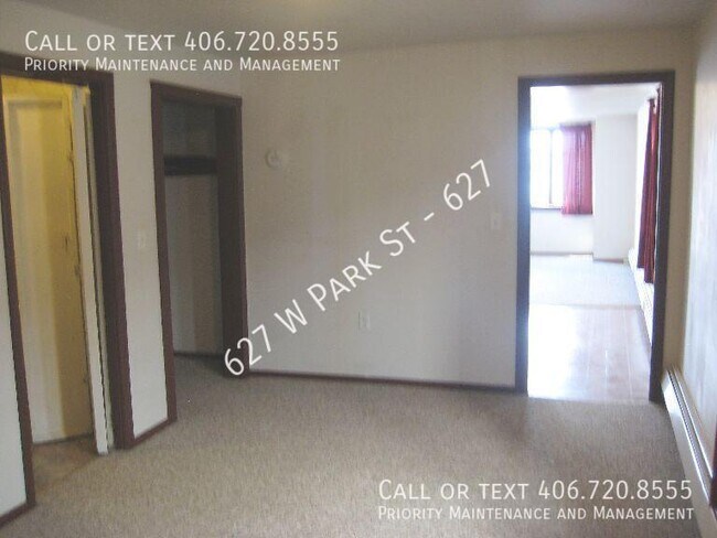 Building Photo - Extra Large One Bedroom Apartment in Uptow...