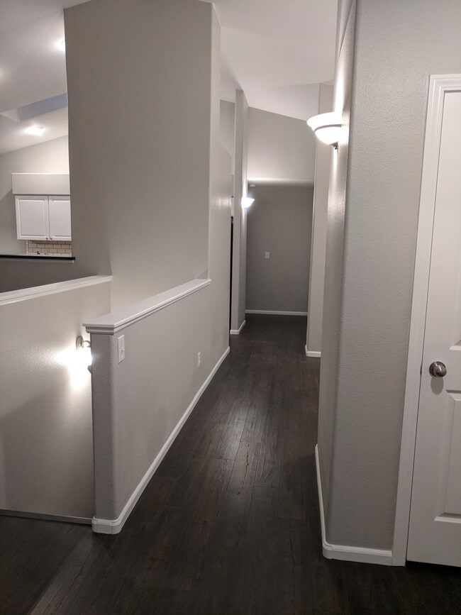 Main Floor Hallway - 1913 Crestview Dr