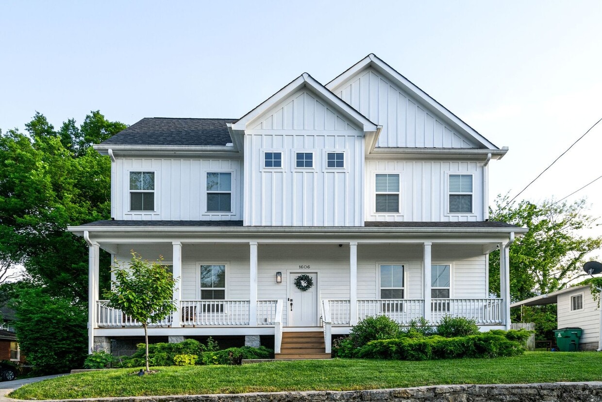 Foto principal - Spacious & Beautiful Large Home in East Na...
