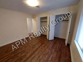 Building Photo - 721 Deerwood St