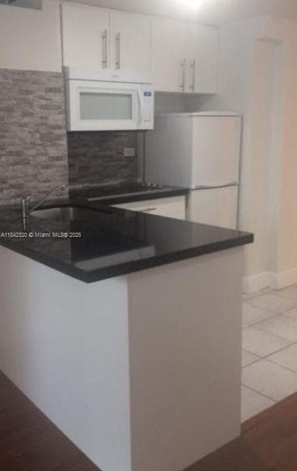 Building Photo - 999 Brickell Bay Dr