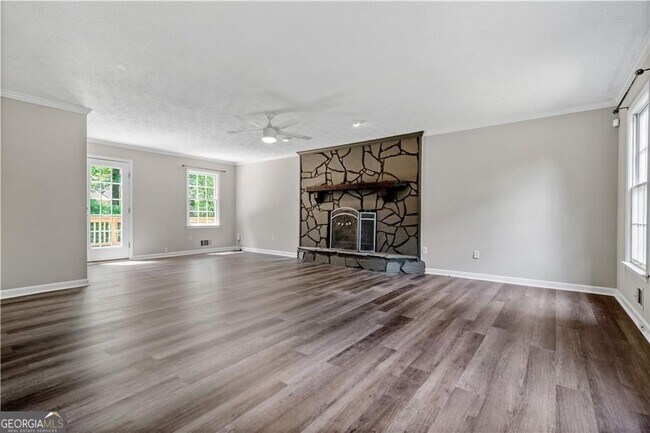 Foto del edificio - 4752 Forest Glen Ct NE