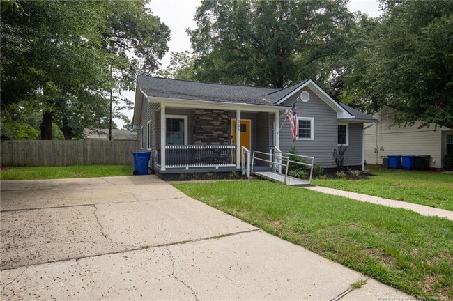 Building Photo - 216 W Cir Ct.